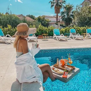 Agava Lux Rooms&pool 4* Split